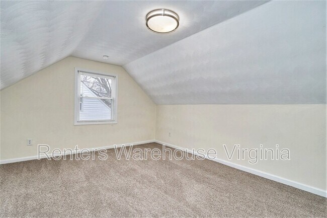 Building Photo - 3502 Commonwealth Ave