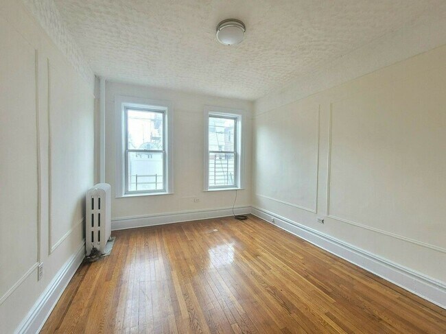 Primary Photo - EAST 15 STREET