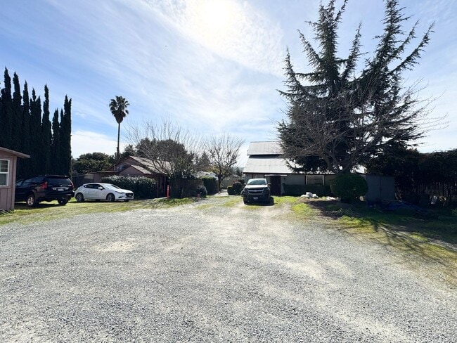 Building Photo - Country living Condo in Downtown Sunol with gated entrance