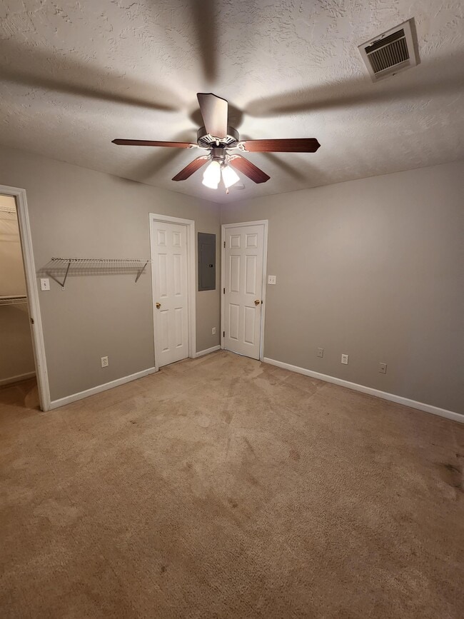 Building Photo - 501 Laurel Pl