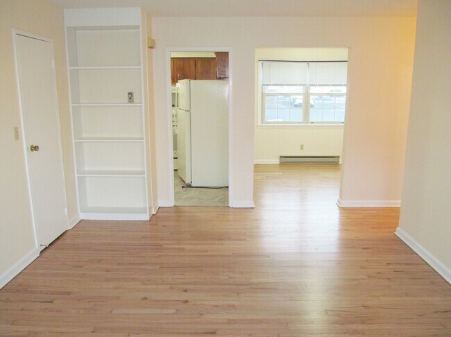 Building Photo - 60 E Cliff St