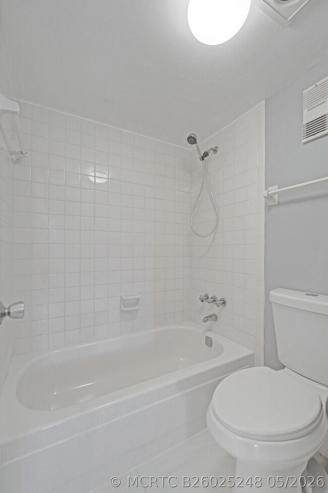 Building Photo - 9470 Poinciana Pl