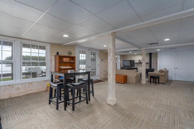 Building Photo - 430 Bow Lake Rd