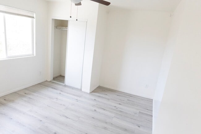 Building Photo - 5478 Mary Ln Dr