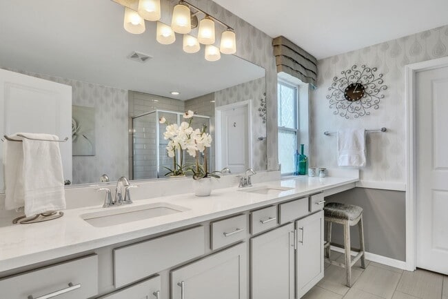 Building Photo - 3227 N Heritage Ln