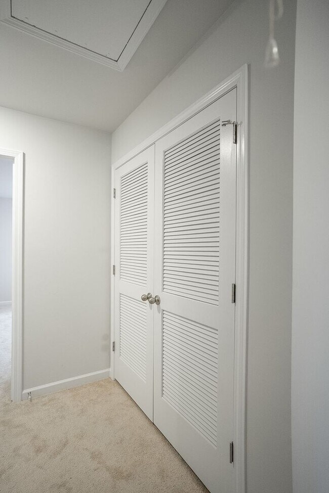 Building Photo - 950 Quaint Parish Cir