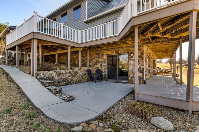 Building Photo - 131 Corn Tassel Shores