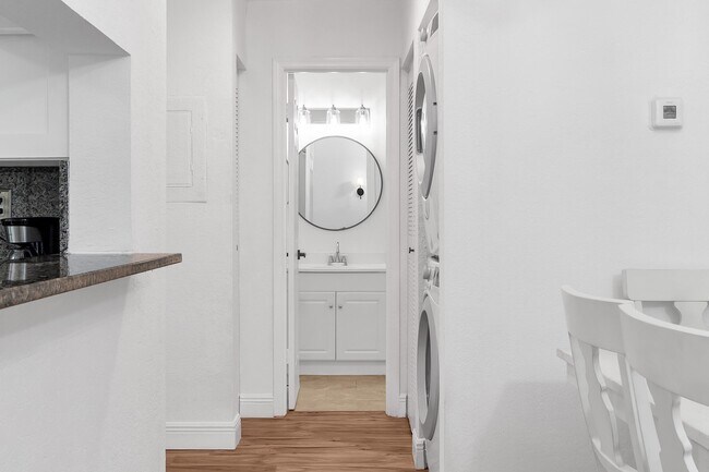 Building Photo - 3139 Millwood Terrace