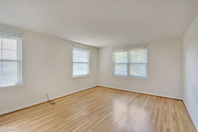 Building Photo - 2 br, 1.5 bath House - 2428 Arlington Blvd...