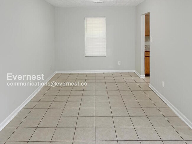 Building Photo - Beautiful 3-Bedroom Home with Garage / Pet...
