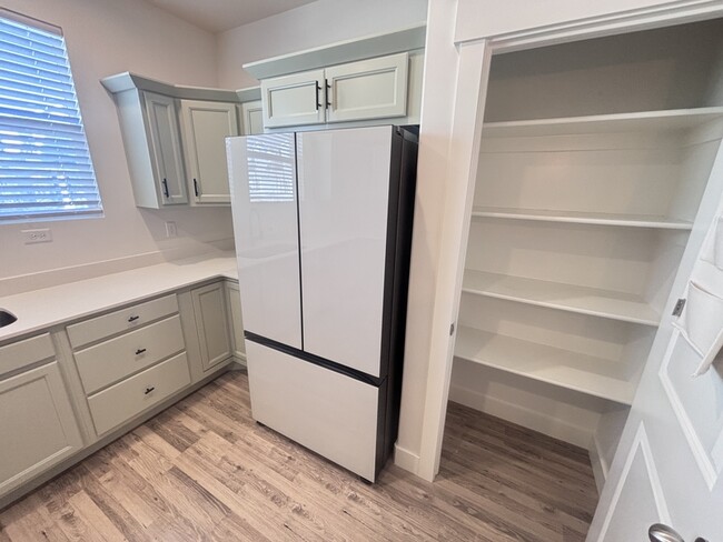 Building Photo - 3985 W 1960 N