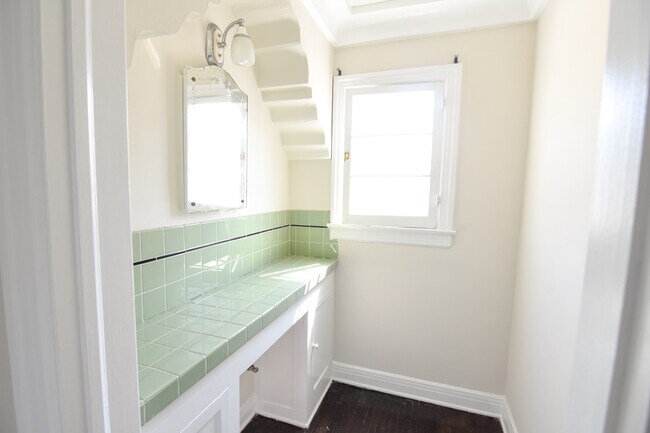 Primary Dressing room - 1242 Stearns Dr