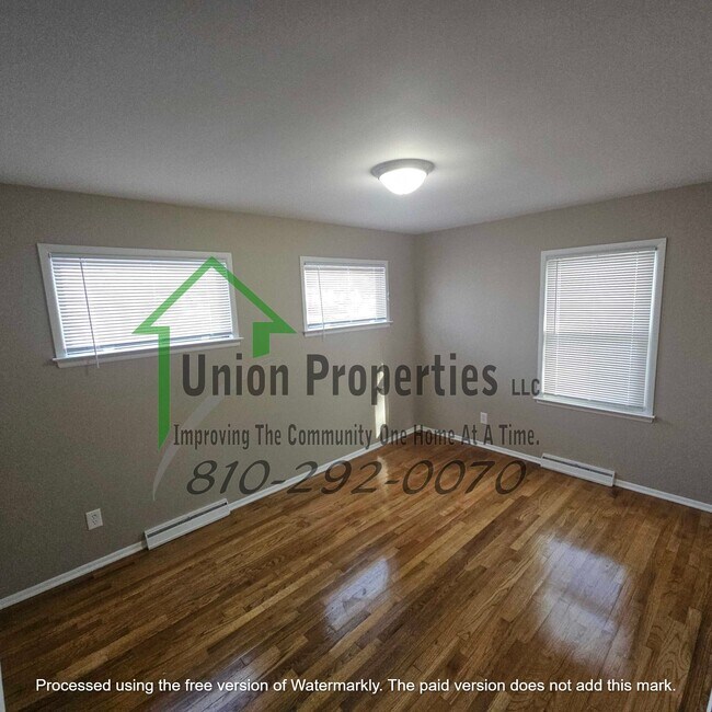 Building Photo - 3033 Pine Grove Ave