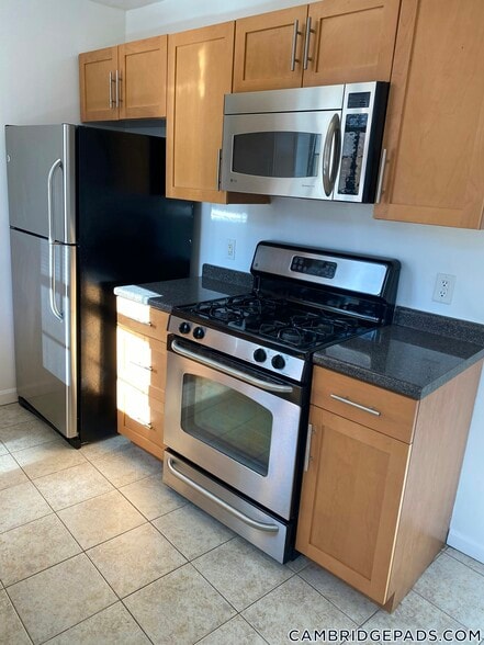 Building Photo - 60 Brattle St