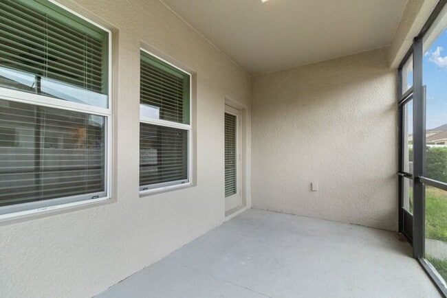Building Photo - Spacious 4 bed, 3 Bath Terra Bella Home fo...