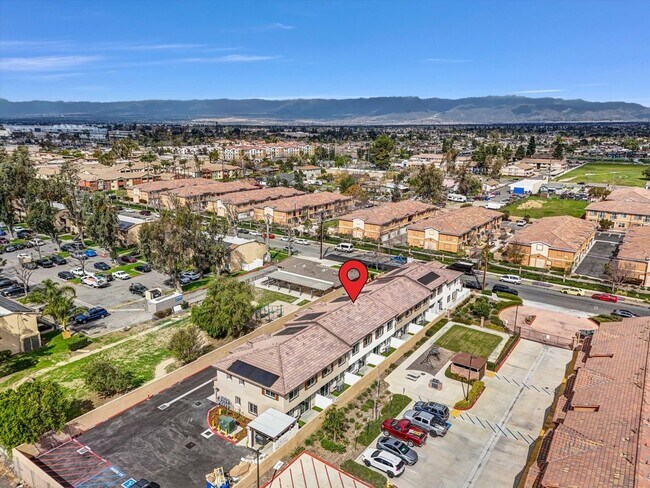 Building Photo - 16385 Valencia Ave