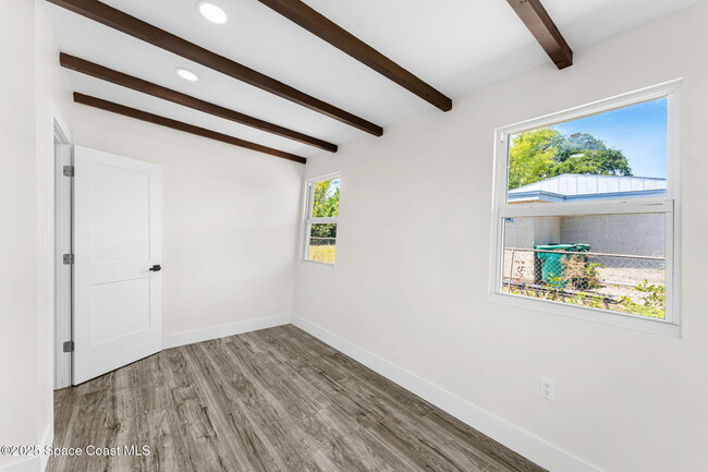 Building Photo - 2295 Allan Adale Rd