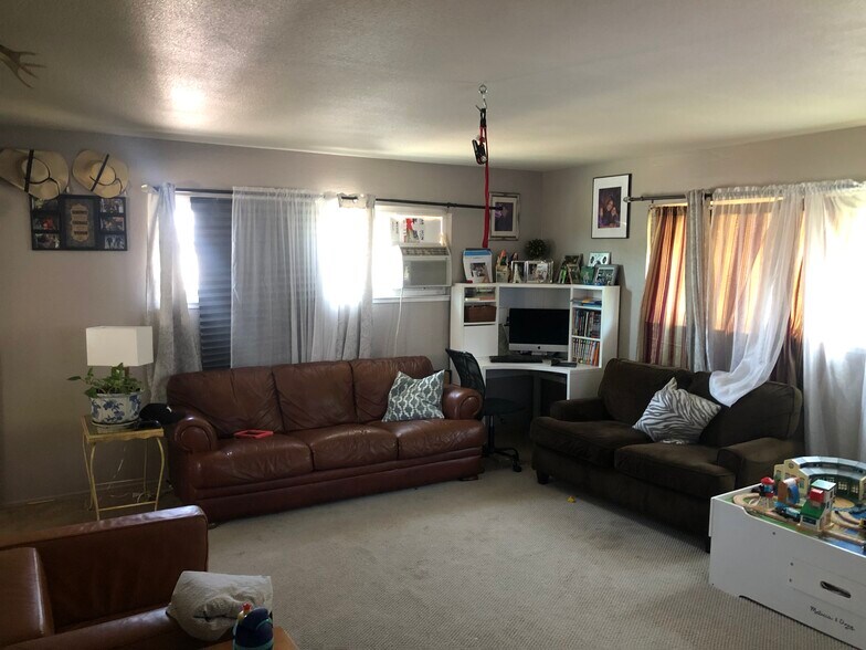 large living room - 841 Di Fiore Dr
