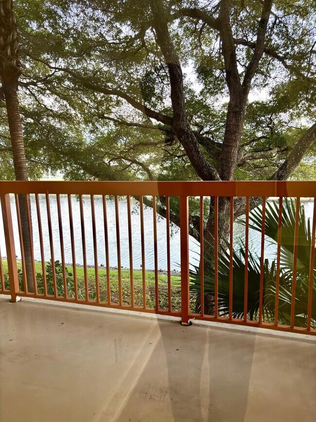 Building Photo - 7630 Westwood Dr