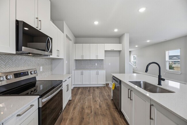 Building Photo - AVAILABLE NOW! NEW LUXURIOUS TRIPLEX LOCATED ON 1-ACRE LOT IN MIDLOTHIAN, TX!