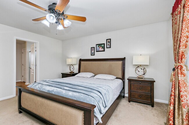 Building Photo - 3557 Crestwood Ln