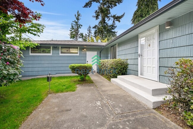 Building Photo - Charming 3-Bed, 2-Bath Remodeled Home in Prime Edmonds Location!