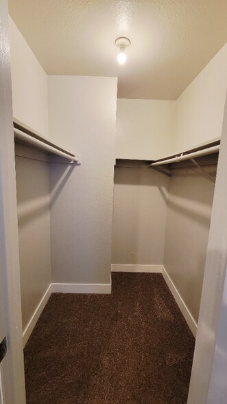 Building Photo - 4264 N Bengston Ave