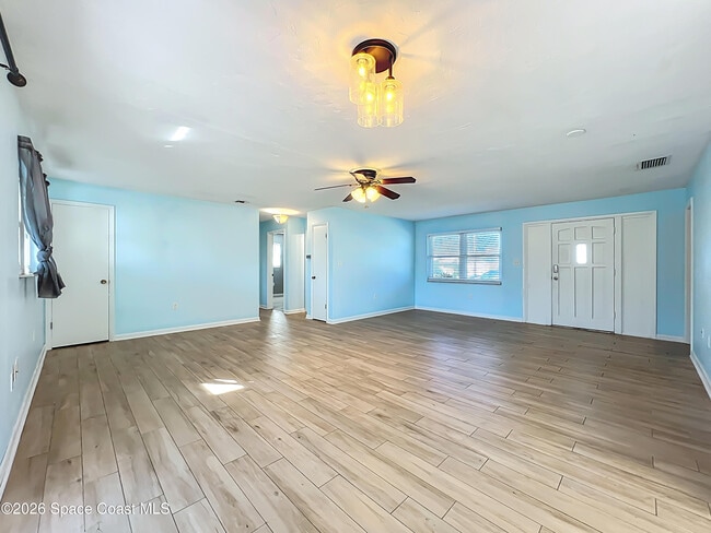 Building Photo - 2140 Emerald Ct