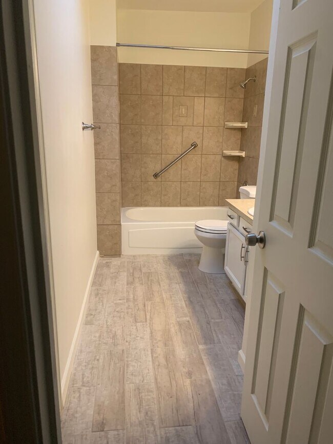 Building Photo - Chevelon