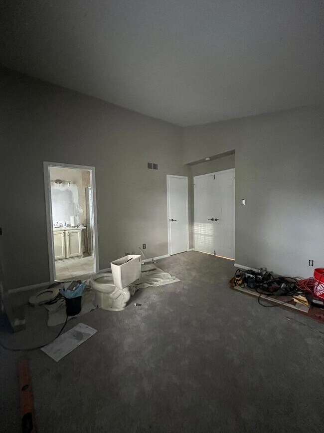 Building Photo - 3 Bd / 2.5 Bth Pennsbury School District Townhome