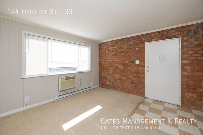 Building Photo - Very nice apartment convenient to everythi...