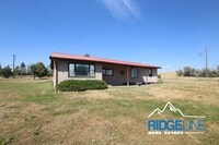 Building Photo - Country Living near Great Falls!