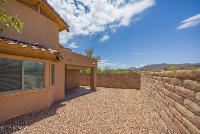 Building Photo - 8403 N Coyote View Ct