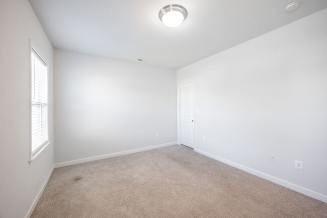 Building Photo - Beautiful 3 Bedroom Home on Corner Lot in ...