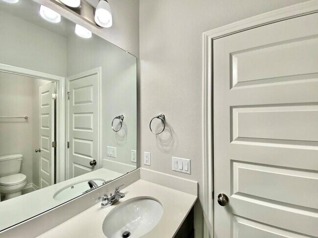 Building Photo - 2148 Pecan Island Dr