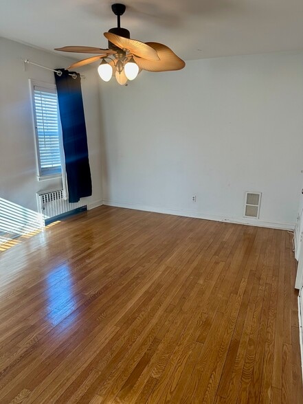 Building Photo - 468 Greenmount Ave