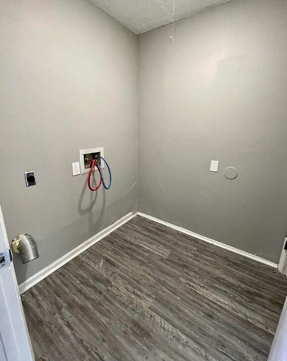 Laundry room - 2301 Dorchester Dr