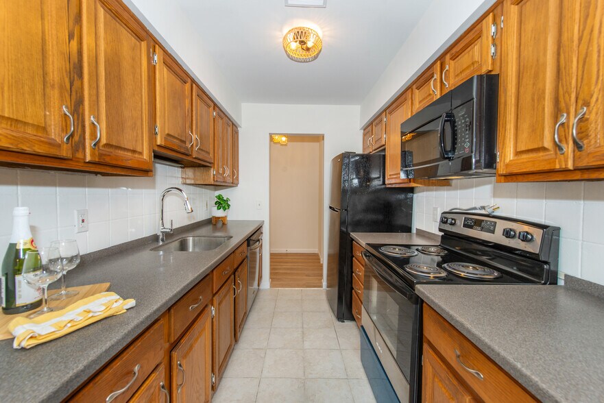 Building Photo - 70 Harristown Rd