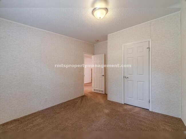 Building Photo - A COUNTRY DREAM! 4BR, 2BATH MANUFACTURED HOME, $1650./month