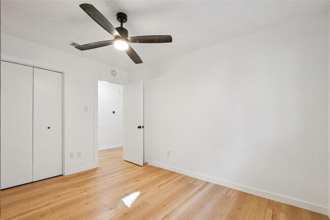 Building Photo - 12907 Water Mill Cove