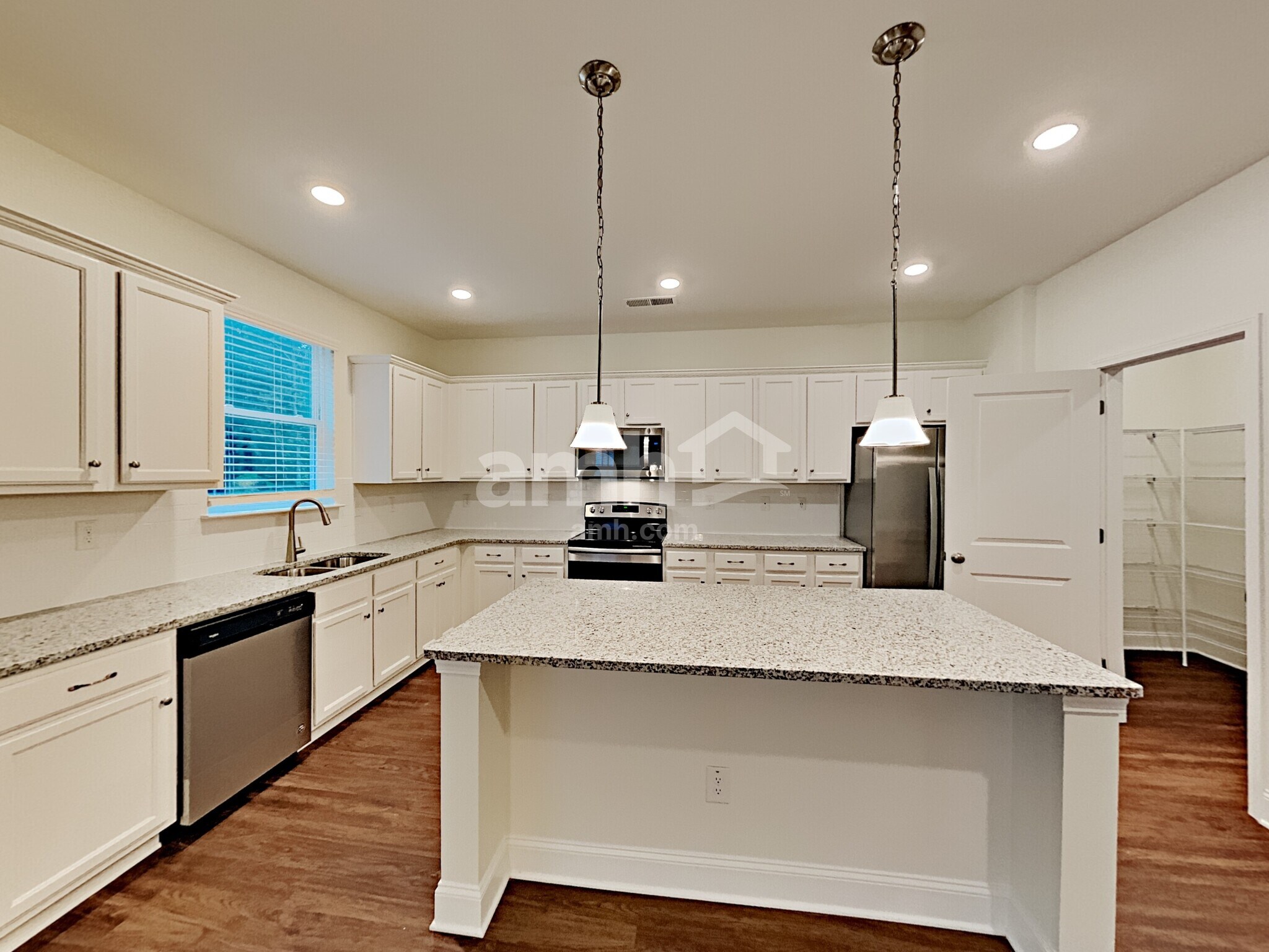 Building Photo - 1920 Brook Enclave Trail
