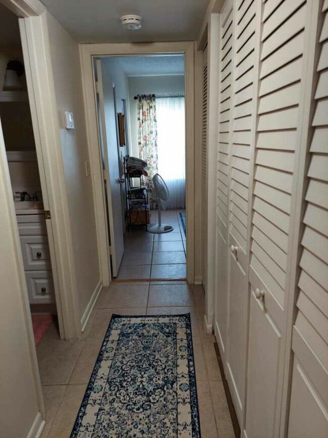 hall - 6272 Chasewood Dr