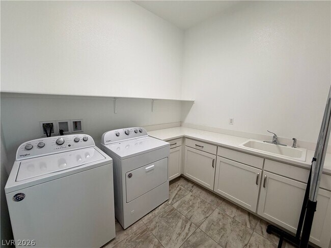 Building Photo - 313 Meadow Brush Pl