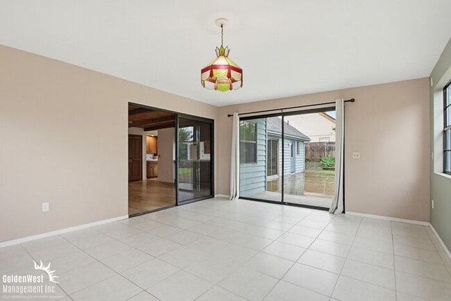 Building Photo - Spacious and Inviting 4Bdm 3Ba Home Nestled in the Scenic Hills of Fallbrook!