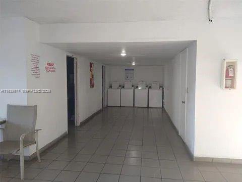 Building Photo - 8897 Fontainebleau Blvd