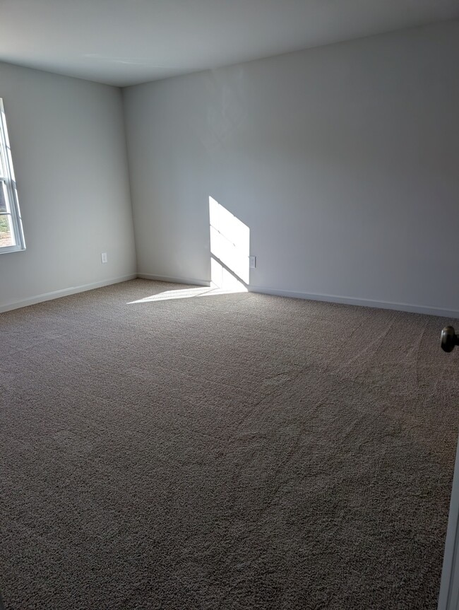 Building Photo - 6717 Hardwick Ln