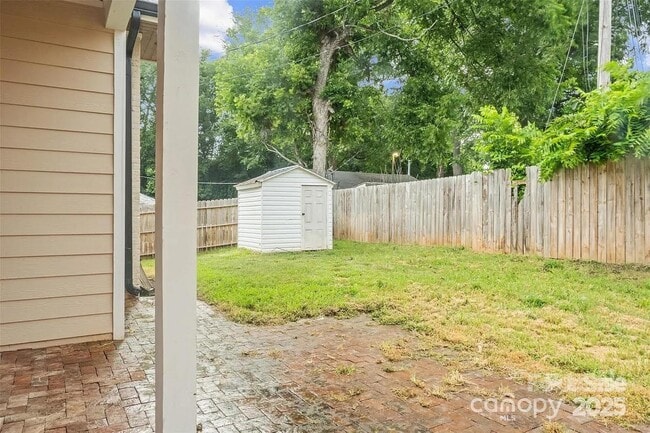 Building Photo - 204 W Wade St