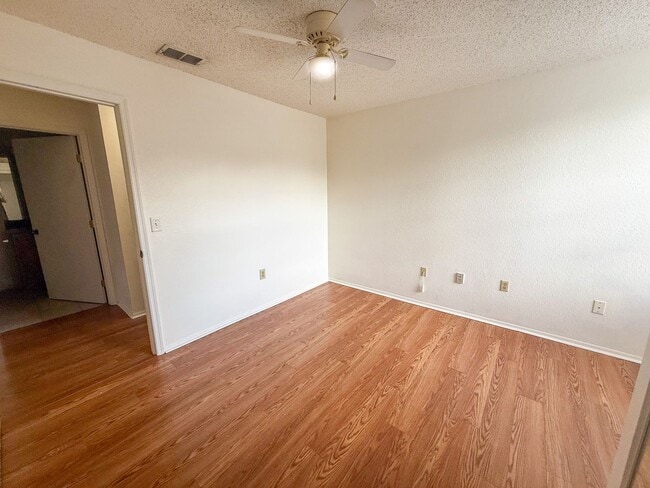 Building Photo - 3705 SW 27th St