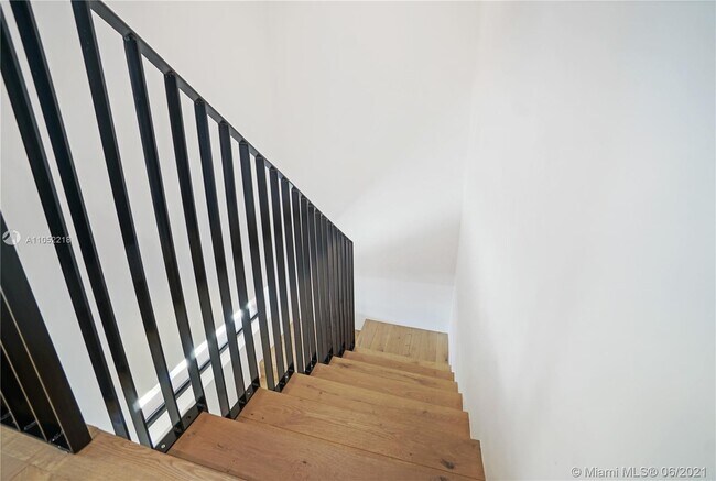 Building Photo - 227 NW 39th St