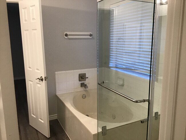 Building Photo - 5010 Chase Mountain Dr